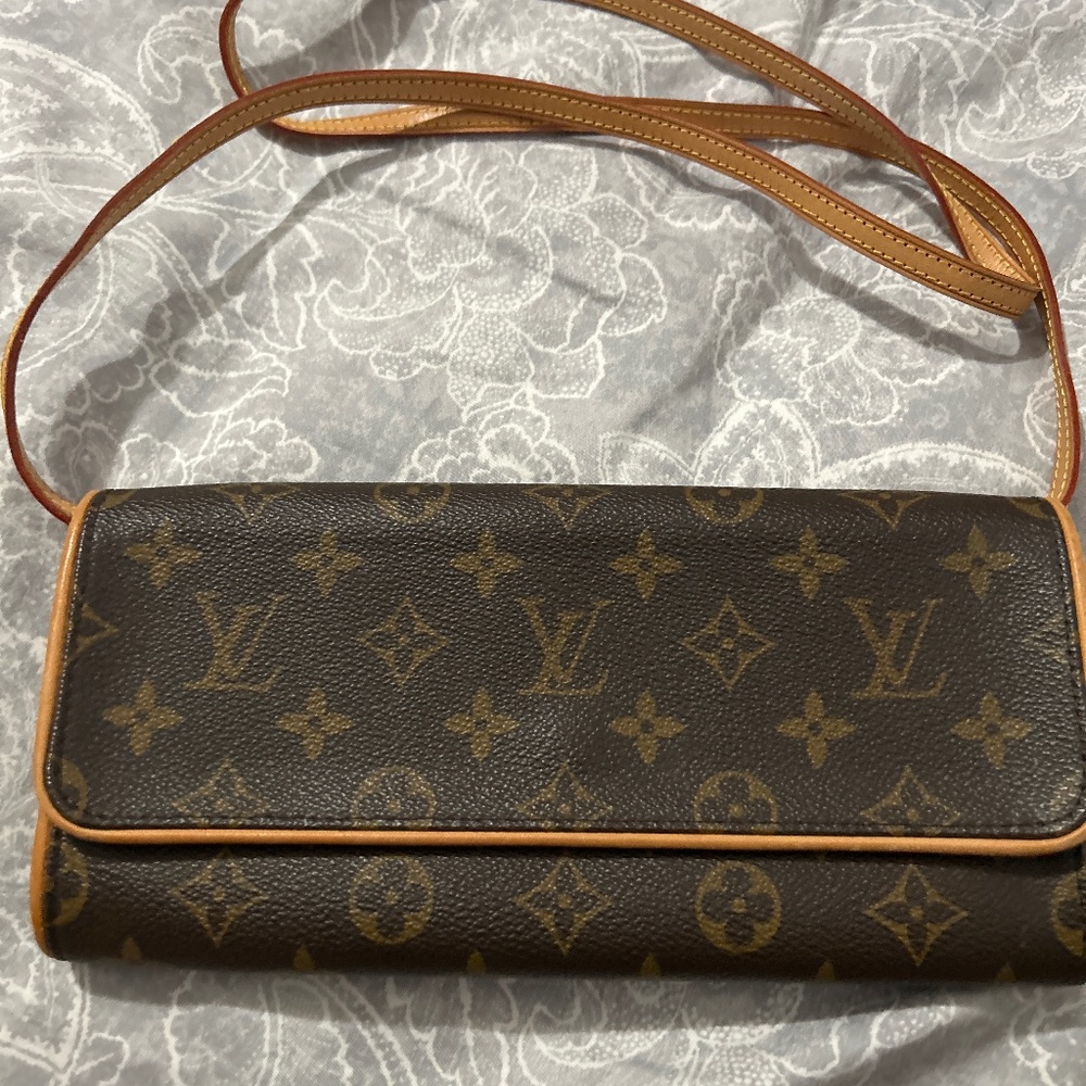 Louis Vuitton pochette Gm